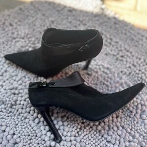 Donald J. Pliner Black Stiletto Heels with Suede Finish